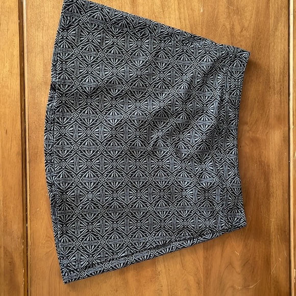 RIPSKIRT Size Medium - Picture 2 of 12